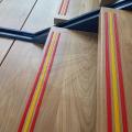 Eindresultaat rode en gele antislip strip